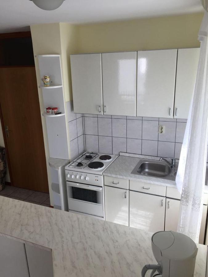 Apartmani Ana Malinska Exteriör bild