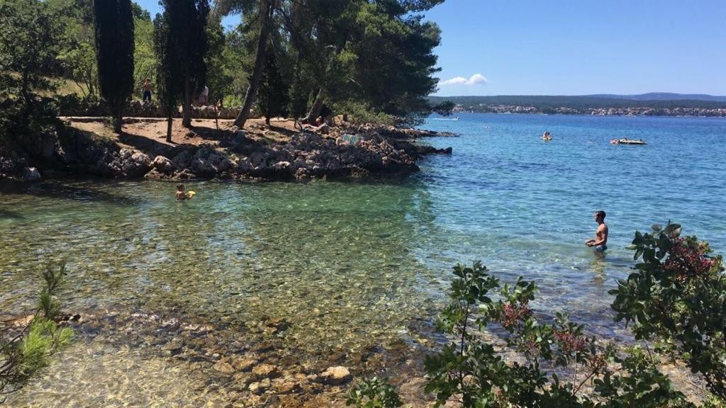 Apartmani Ana Malinska Exteriör bild