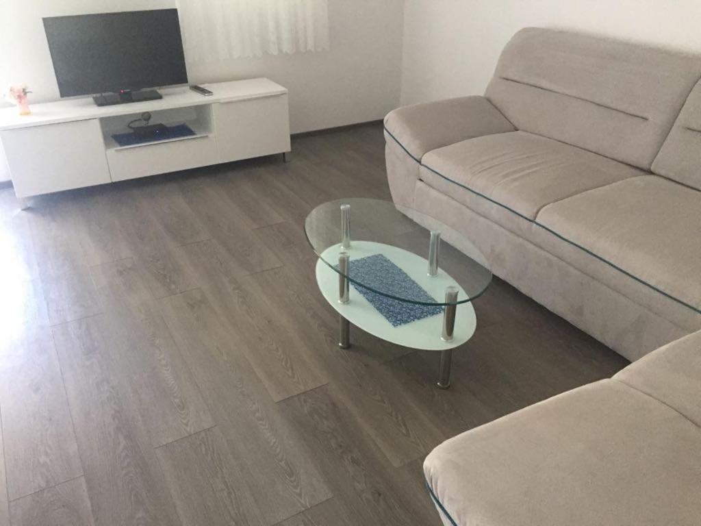Apartmani Ana Malinska Exteriör bild
