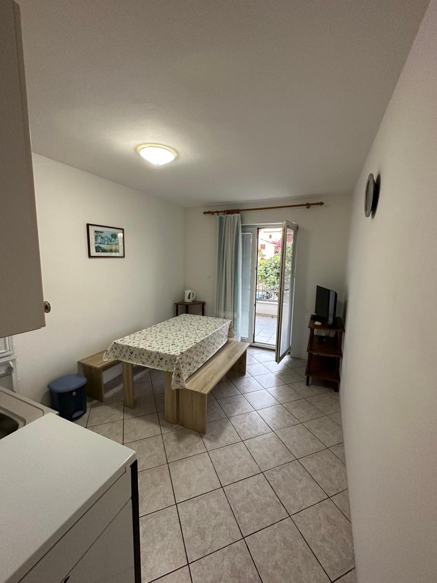 Apartmani Ana Malinska Exteriör bild