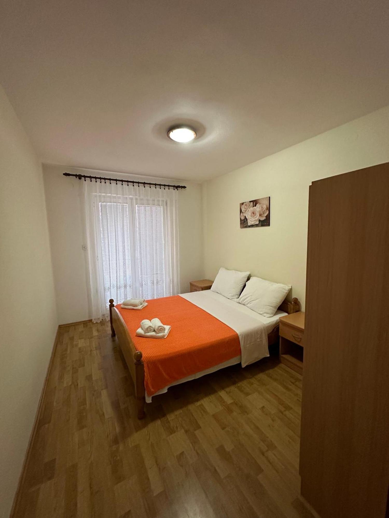 Apartmani Ana Malinska Exteriör bild