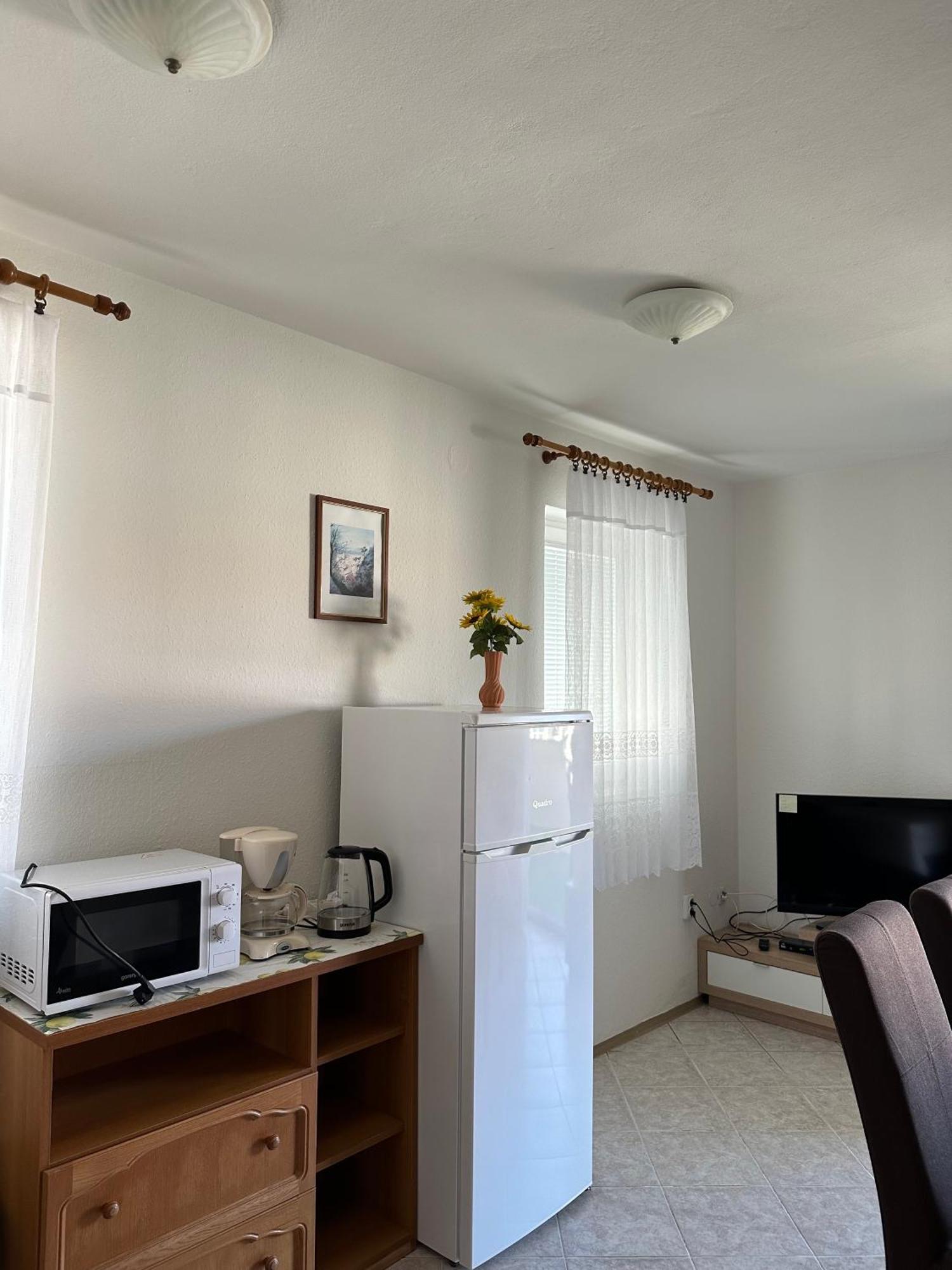 Apartmani Ana Malinska Exteriör bild