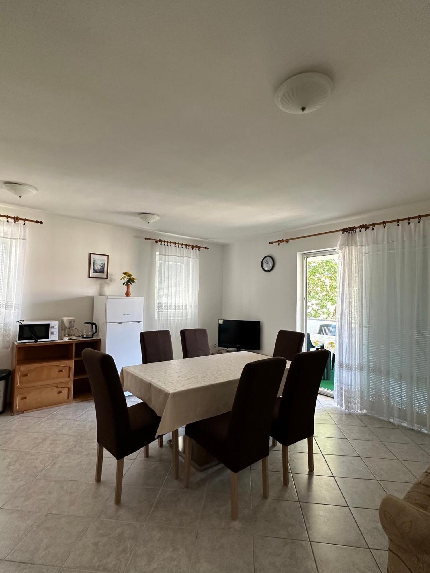 Apartmani Ana Malinska Exteriör bild