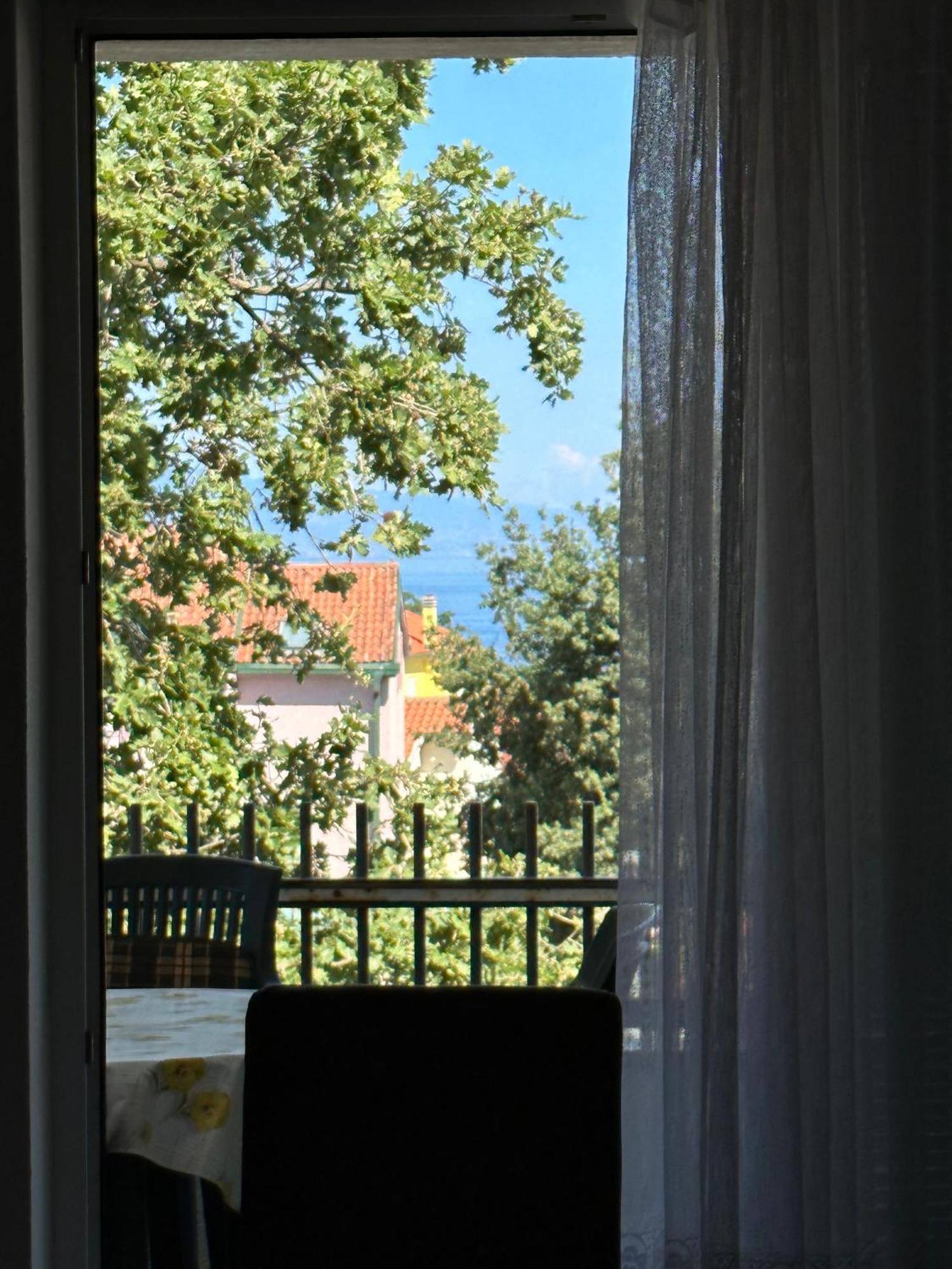 Apartmani Ana Malinska Exteriör bild